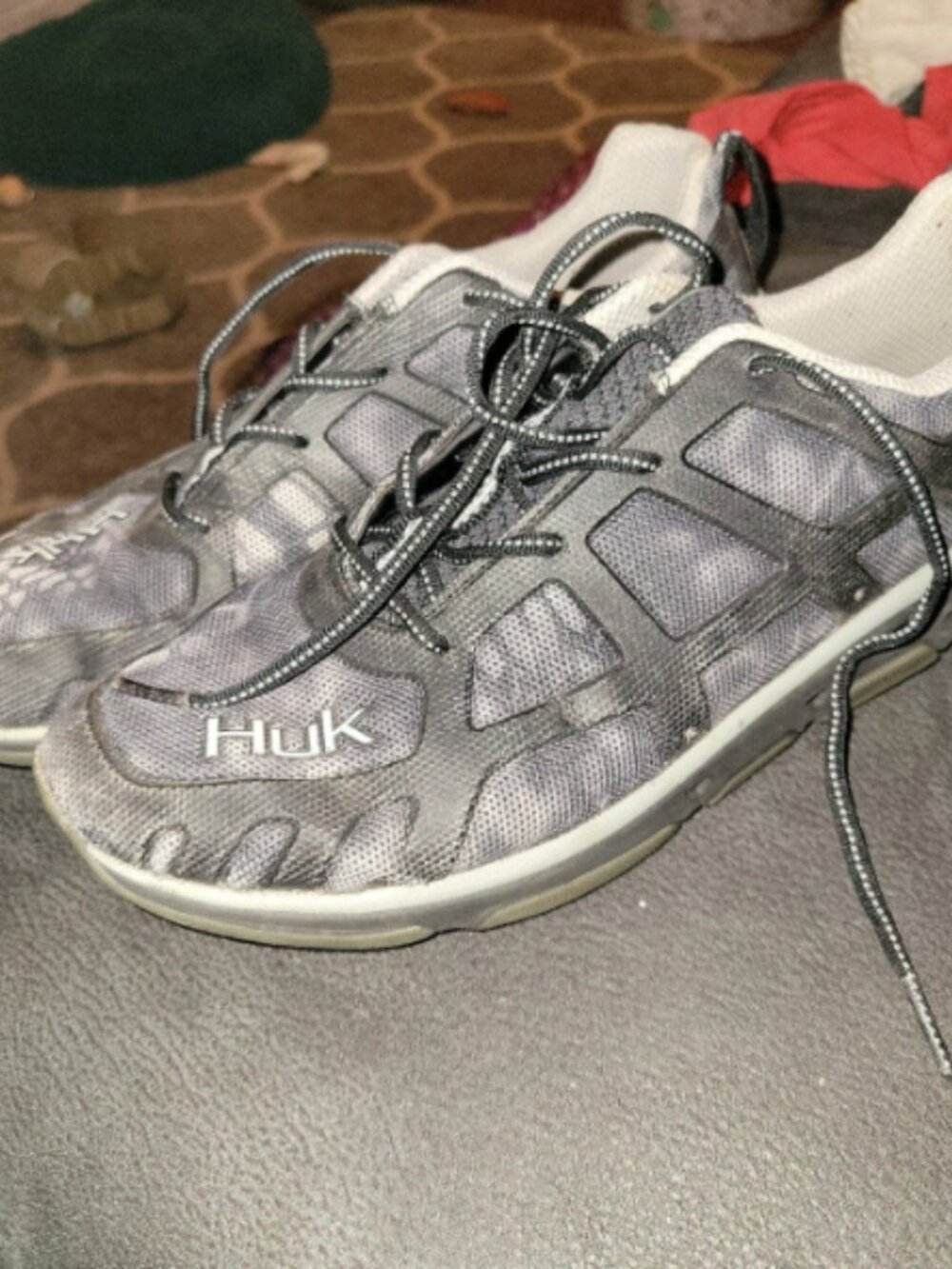 Men's size 11 Huk brand performance fishing shoes